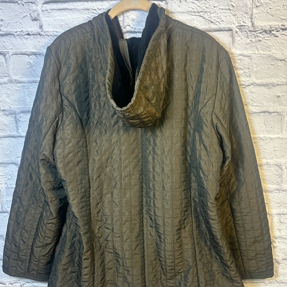 Forecaster of Boston Quilted Hooded Jacket – Large- Olive Iridescent Sheen - Picture 6 of 11